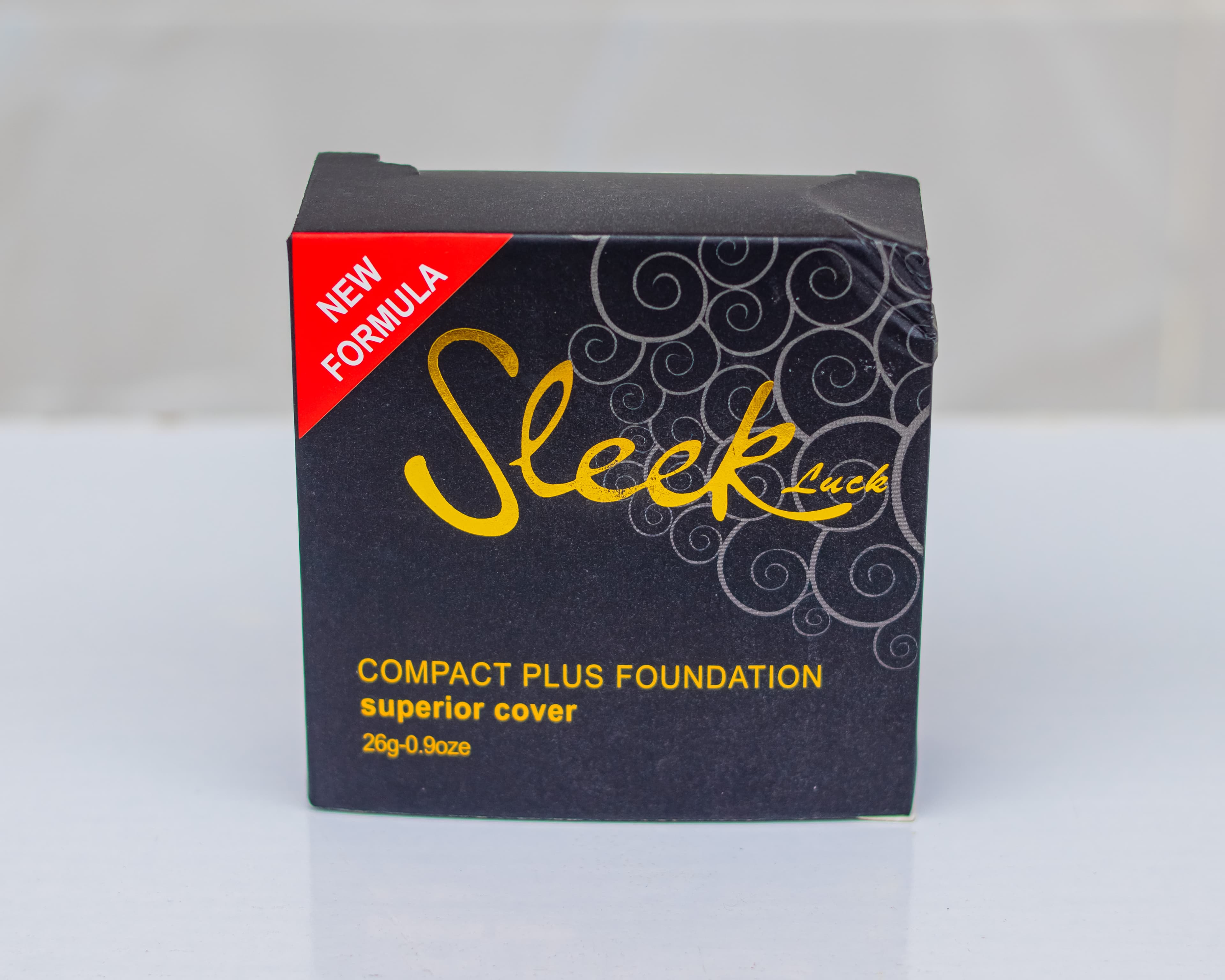 Sleek luck compact Foundation