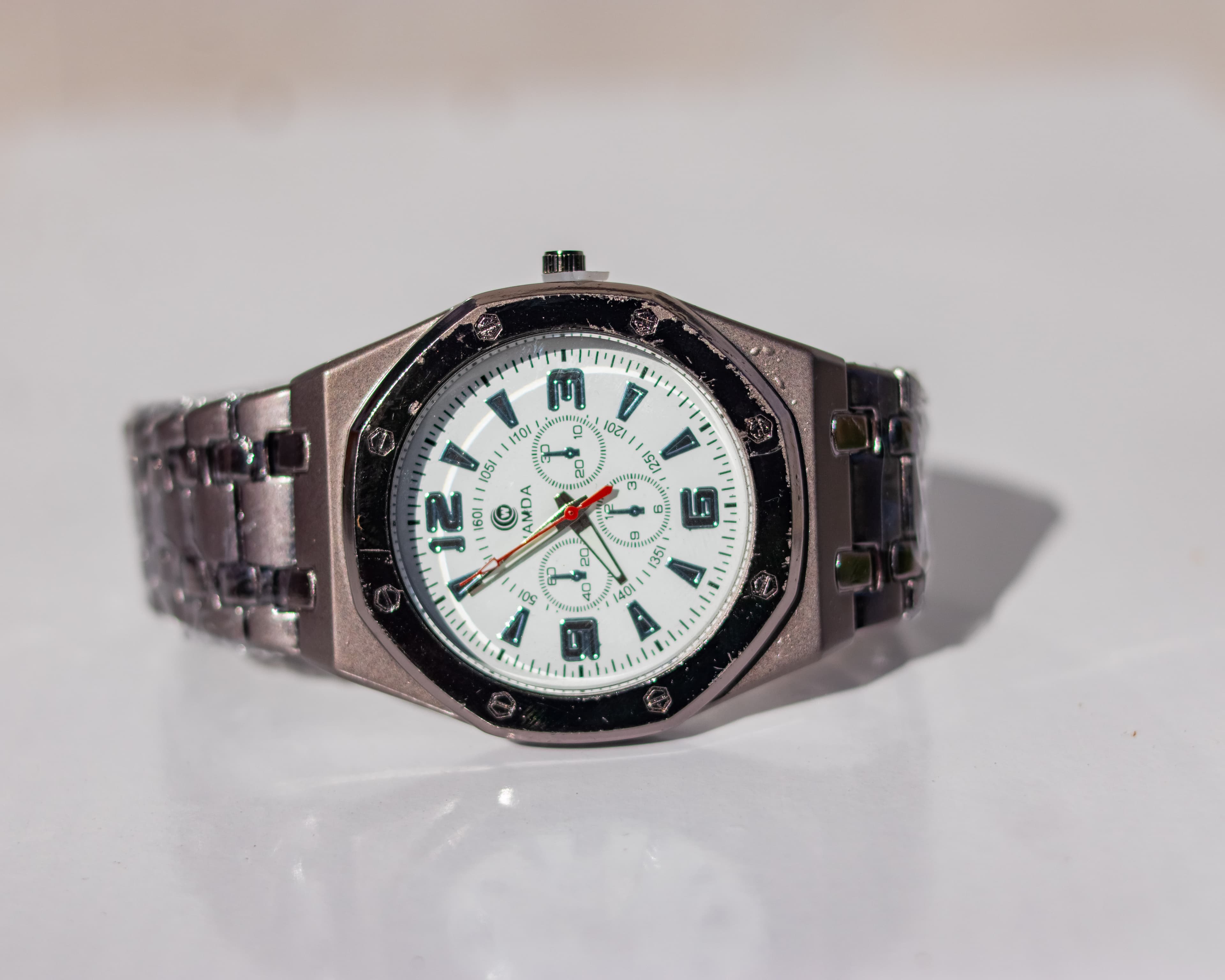 Sporty octagonal male wristwatch